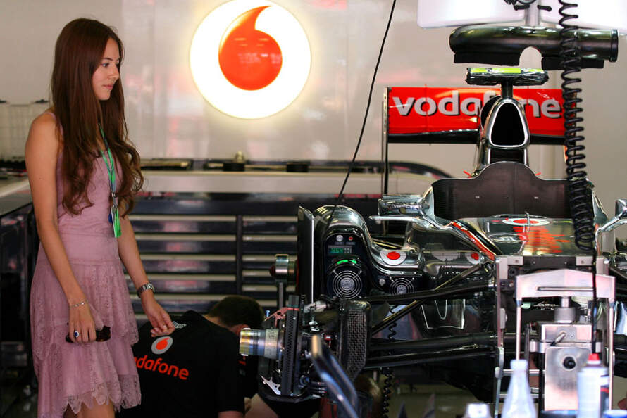 F1-Girl-GP-Spanien-Barcelona-c890x594-ffffff-C-729a0927-497482.jpg