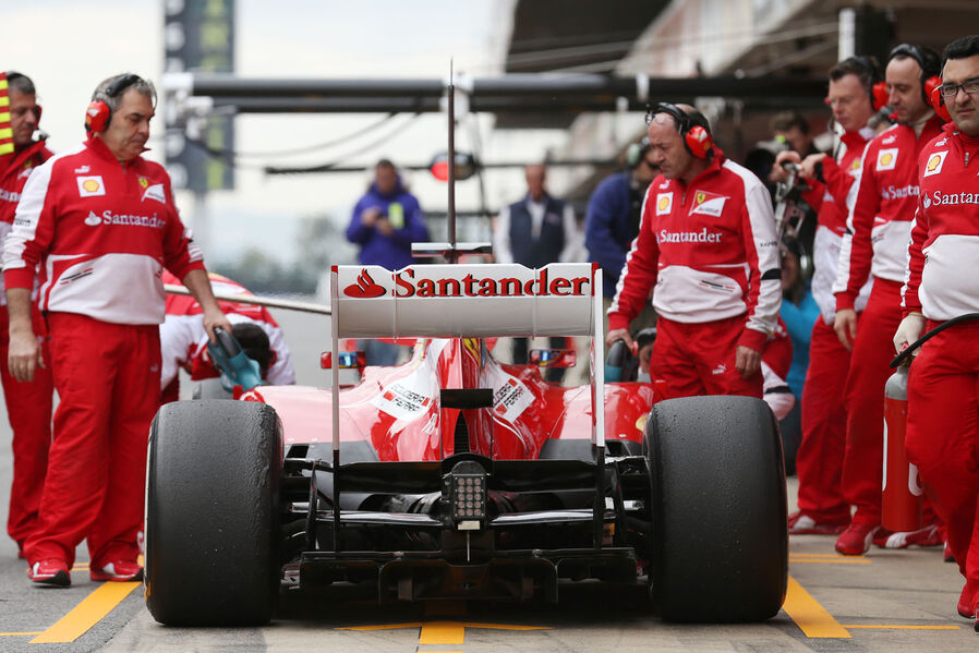 Fernando-Alonso-Ferrari-Formel-1-Test-Barcelona-19-Februar-2013-19-fotoshowImageNew-7137099e-662374.jpg
