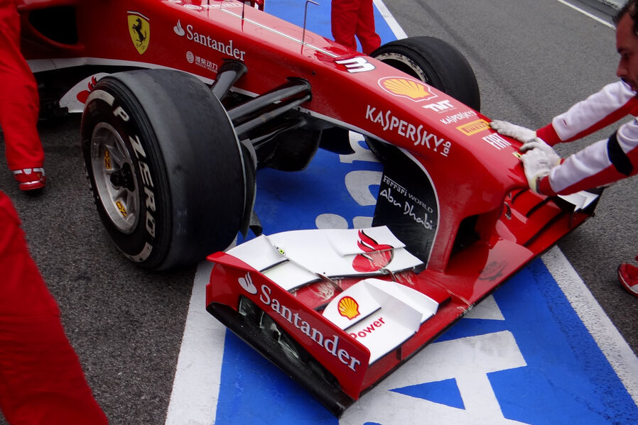 [Imagen: Fernando-Alonso-Ferrari-Formel-1-Test-Ba...662797.jpg]