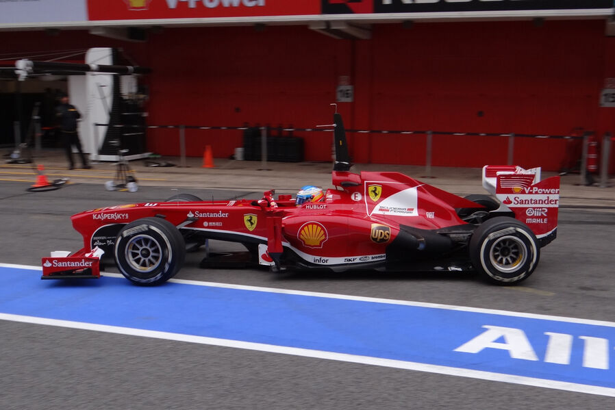 [Imagen: Fernando-Alonso-Ferrari-Formel-1-Test-Ba...662815.jpg]