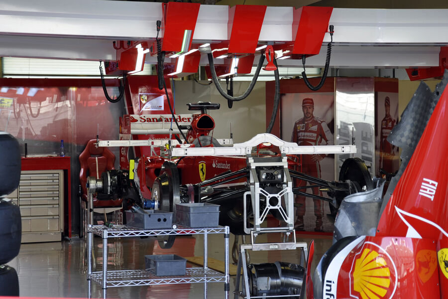 Ferrari-Formel-1-GP-Abu-Dhabi-31-Oktober-2013-fotoshowBigImage-c0f186cf-732513.jpg
