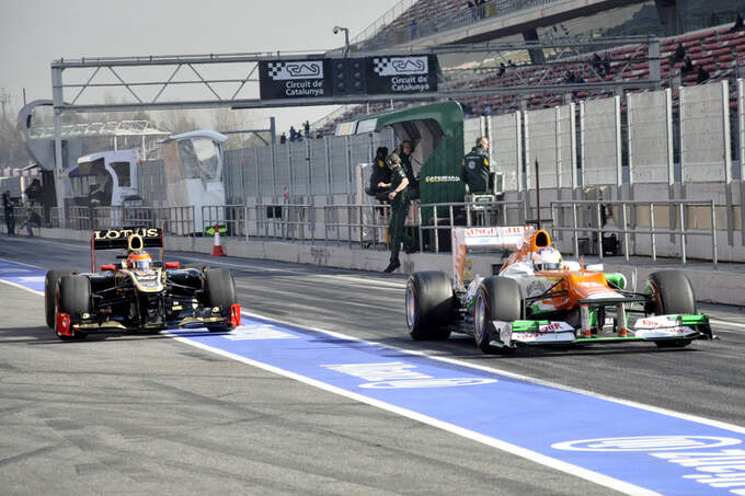 Formel-1-Test-Barcelona-01-03-2012-Paul-di-Resta-Force-India-Romain-Grosjean-Lotus-Renault-GP-fotoshowImage-c72ba502-574235.jpg