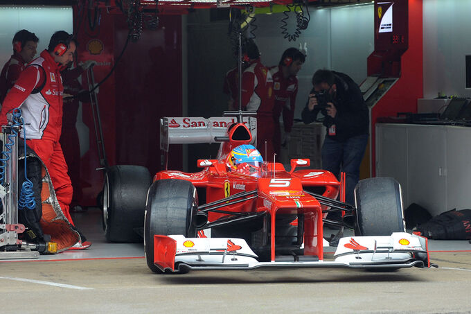[Imagen: Formel-1-Test-Barcelona-02-03-2012-Ferna...574712.jpg]