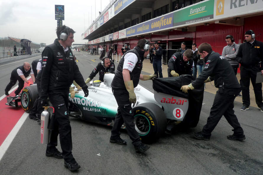 Formel-1-Test-Barcelona-2011-c890x594-ffffff-C-7b93f72b-461306.jpg