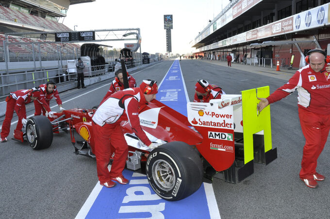 [Imagen: Formel-1-Test-Barcelona-21-2-2012-Fernan...571522.jpg]