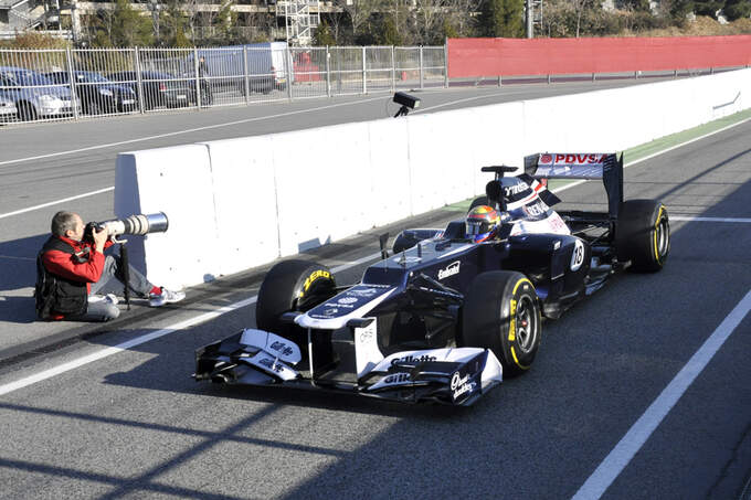 Formel-1-Test-Barcelona-24-2-2012-Pastor-Maldonado-Williams-fotoshowImage-30c89cd7-572767.jpg