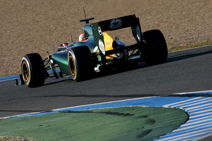 Formel-1-Test-Jerez-10-2-2012-Jarno-Trulli-Caterham-fotoshowImage-33840926-569497.jpg