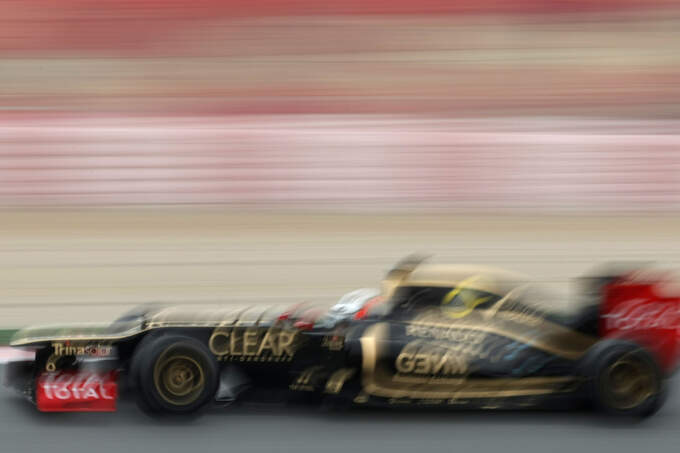 Kimi-Raeikkoenen-Lotus-Formel-1-Test-Barcelona-4-Maerz-2012-fotoshowImage-703f2988-575050.jpg