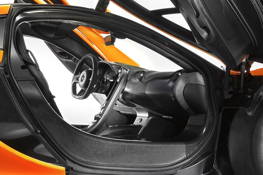 McLaren-P1-Innenraum-Cockpit-19-fotoshow