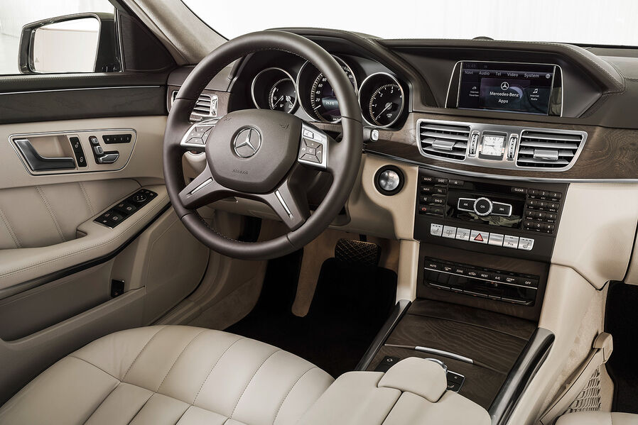 Mercedes-E-Klasse-Facelift-2013-Innenraum-Cockpit-19-fotoshowImageNew-c6f14184-650027.jpg