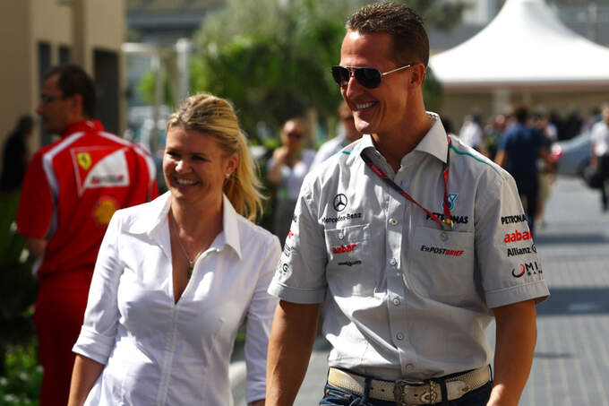 Michael-Schumacher-GP-Abu-Dhabi-10-November-2011-fotoshowImage-3754ccef-551430.jpg