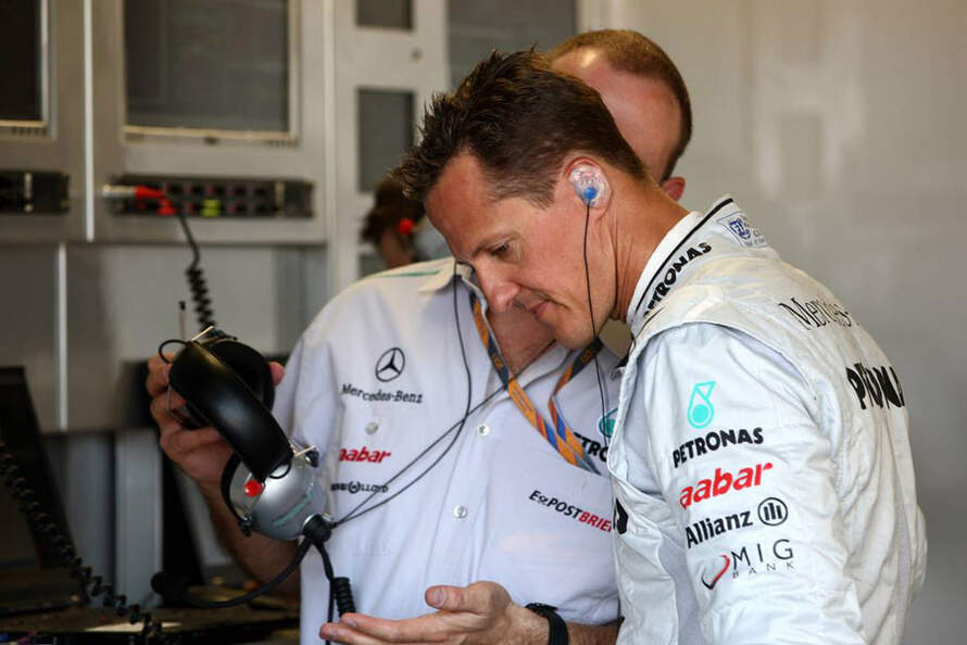 Michael-Schumacher-GP-Kanada-2011-c890x594-ffffff-C-c0b7b4e4-504642.jpg