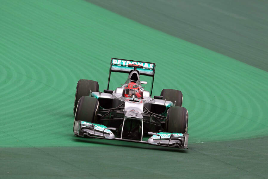 Michael-Schumacher-Mercedes-Formel-1-GP-Brasilien-Sao-Paulo-24-November-2012-19-fotoshowImageNew-7f3eefbe-646218.jpg