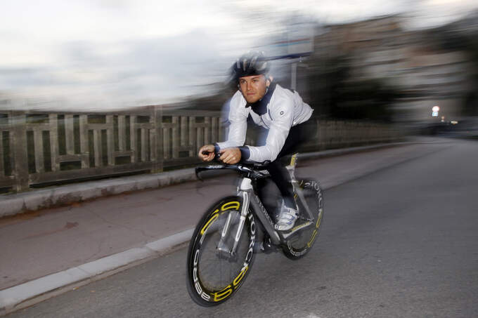 Nico-Rosberg-2012-Mercedes-GP-fotoshowImage-c27ca51a-563671.jpg