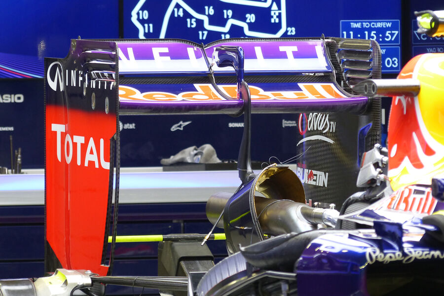Red-Bull-Formel-1-GP-Singapur-18-September-2014-fotoshowBigImage-37f7011b-810841.jpg