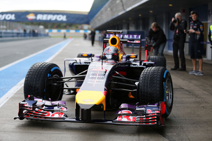 Sebastian-Vettel-Red-Bull-Formel-1-Test-Jerez-29-Januar-2014-fotoshowBigImage-75fcdac6-751500.jpg