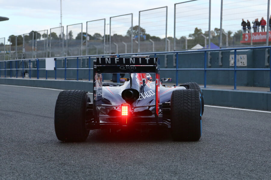 Sebastian-Vettel-Red-Bull-Formel-1-Test-Jerez-29-Januar-2014-fotoshowBigImage-7e1d4251-751497.jpg